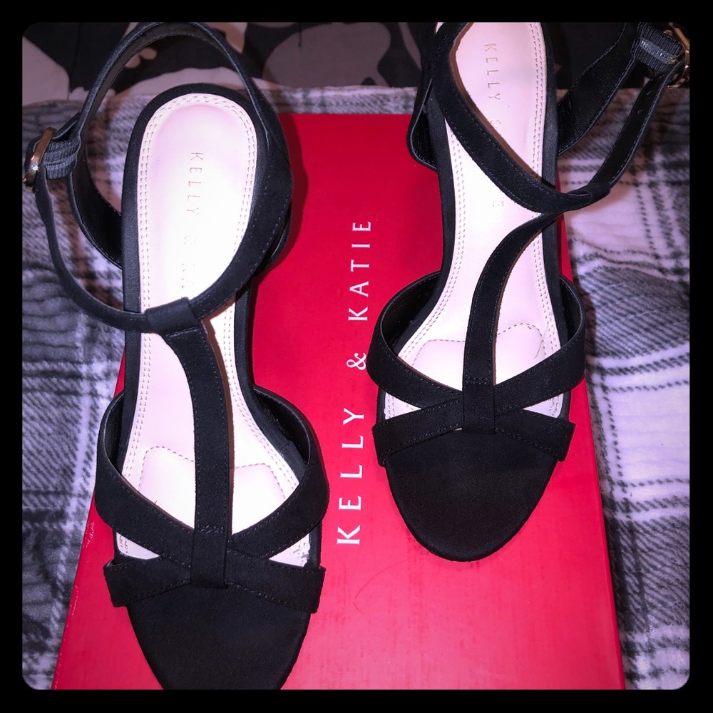 Kelly & Katie Sandals